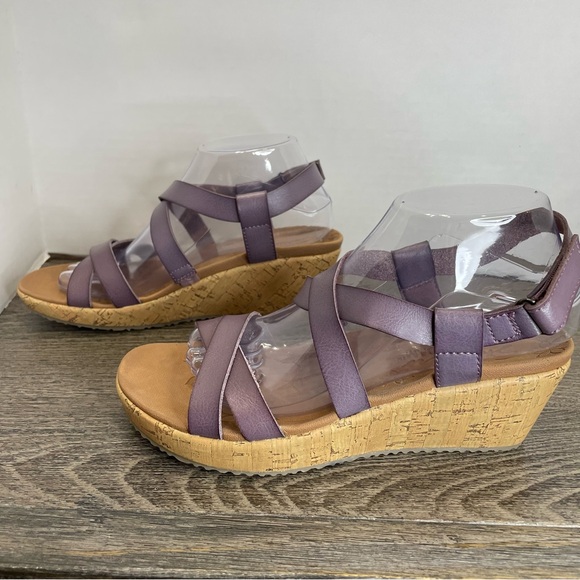 Sketchers Women's Strappy Wedge Sandals - Purple Size 9.5. Gently worn. - Picture 3 of 10